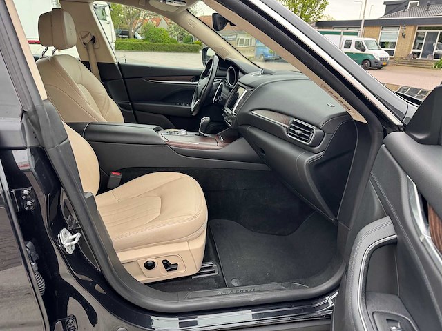 2016 maserati levante 3.0 v6 d awd; kh-906-l - afbeelding 15 van  38
