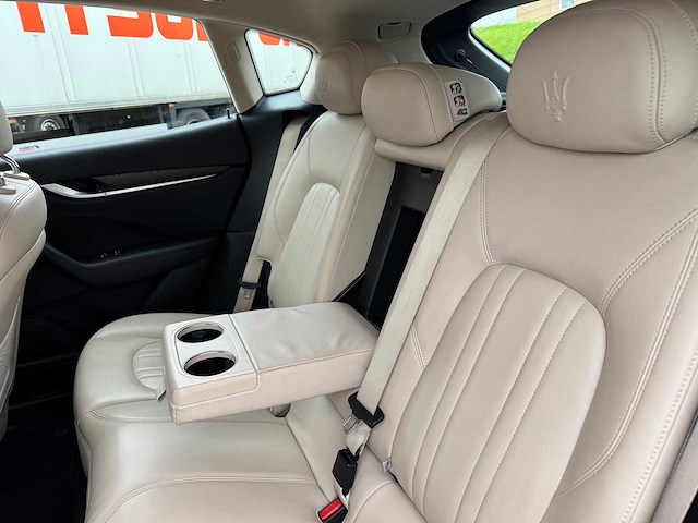 2016 maserati levante 3.0 v6 d awd; kh-906-l - afbeelding 24 van  38