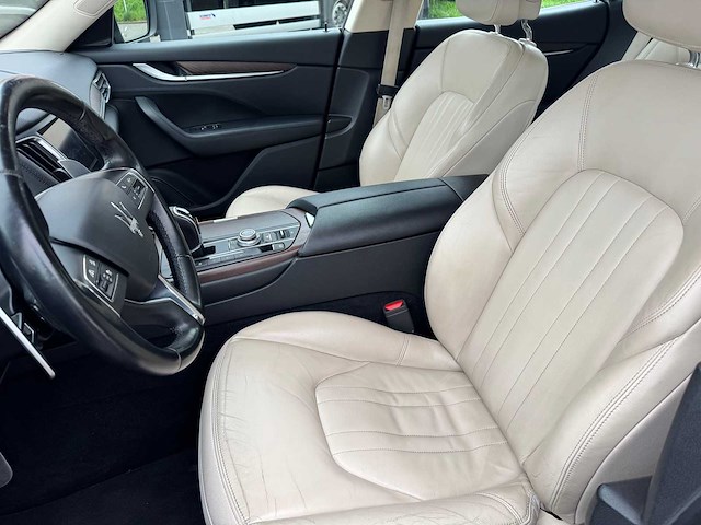 2016 maserati levante 3.0 v6 d awd; kh-906-l - afbeelding 26 van  38