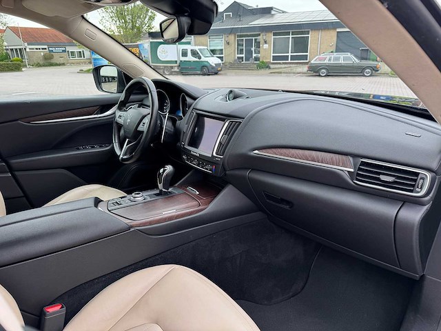 2016 maserati levante 3.0 v6 d awd; kh-906-l - afbeelding 34 van  38