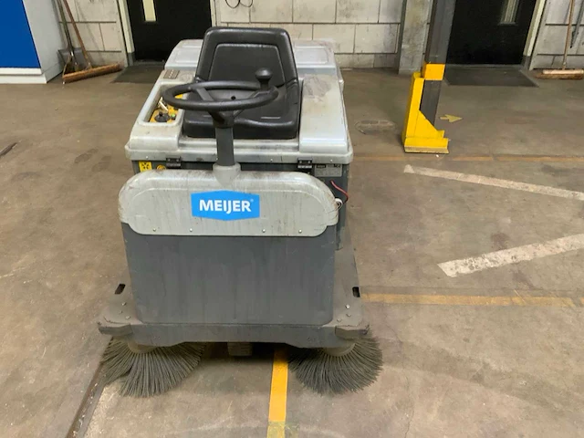2016 meijer vr 950 zelfrijdende veegmachine - afbeelding 1 van  9