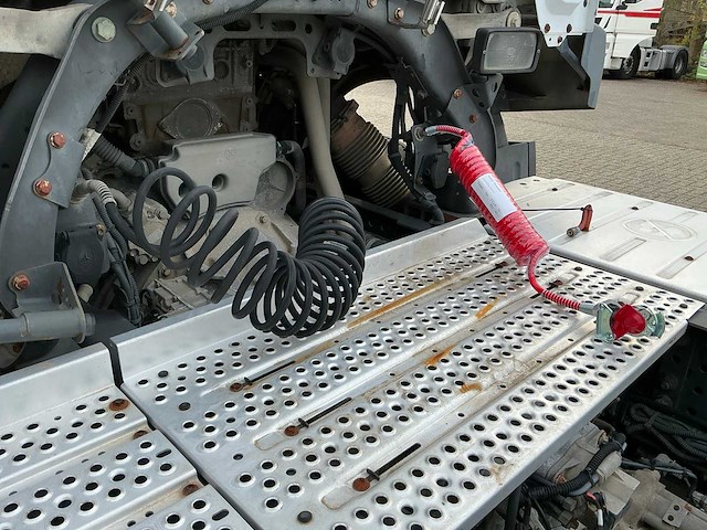 2016 mercedes-benz actros 1843 vrachtwagen - afbeelding 2 van  29