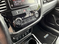 2016 mitsubishi outlander 2.0 phev premium personenauto - afbeelding 3 van  26