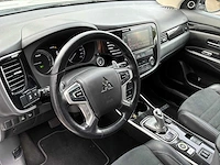 2016 mitsubishi outlander 2.0 phev premium personenauto - afbeelding 7 van  9
