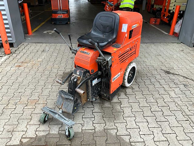 2016 national flooring equipment 5700 bol opzit accu tapijt / vloerstripper - afbeelding 1 van  21