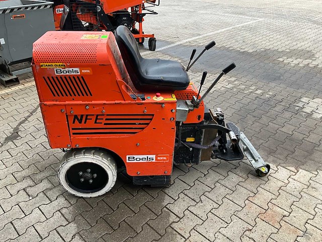 2016 national flooring equipment 5700 bol opzit accu tapijt / vloerstripper - afbeelding 17 van  21