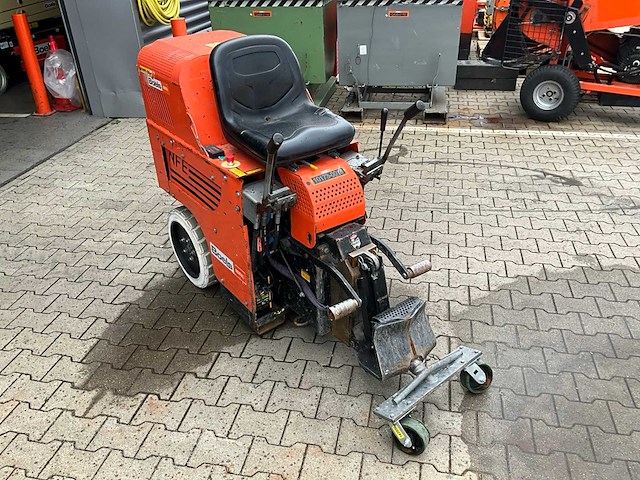 2016 national flooring equipment 5700 bol opzit accu tapijt / vloerstripper - afbeelding 18 van  21