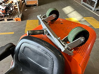 2016 national flooring equipment 5700 bol opzit accu tapijt / vloerstripper - afbeelding 2 van  16