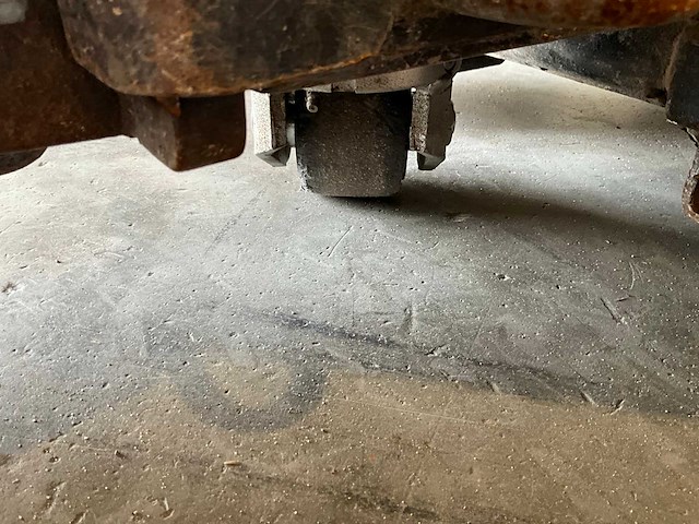 2016 national flooring equipment 5700 bol opzit accu tapijt / vloerstripper - afbeelding 4 van  16