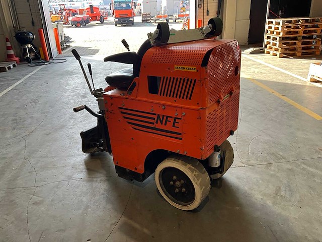 2016 national flooring equipment 5700 bol opzit accu tapijt / vloerstripper - afbeelding 9 van  16