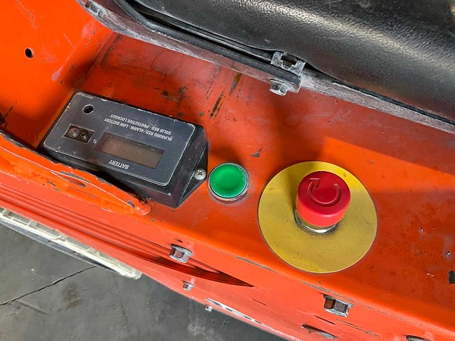 2016 national flooring equipment 5700 bol opzit accu tapijt / vloerstripper - afbeelding 16 van  16