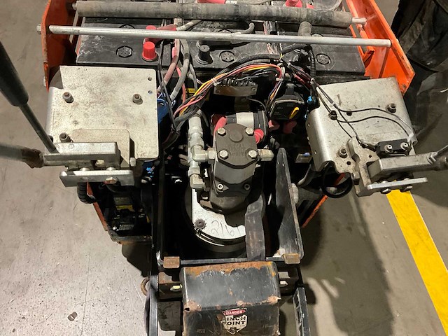 2016 national flooring equipment 5700 bol opzit accu tapijt / vloerstripper - afbeelding 6 van  21