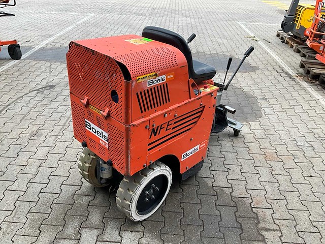 2016 national flooring equipment 5700 bol opzit accu tapijt / vloerstripper - afbeelding 16 van  21