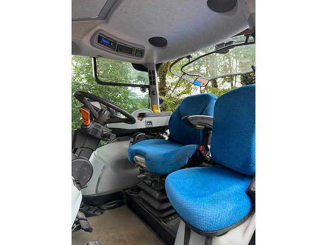 2016 new holland t6090 pc vierwielaangedreven landbouwtractor - afbeelding 9 van  11