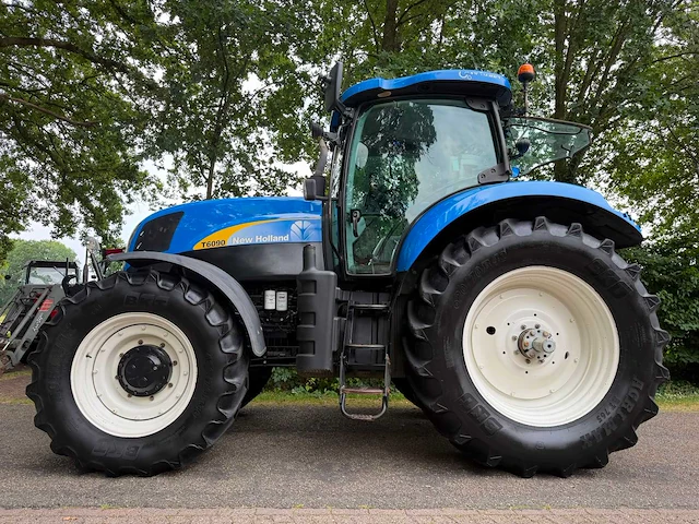 2016 new holland t6090 pc vierwielaangedreven landbouwtractor - afbeelding 5 van  11