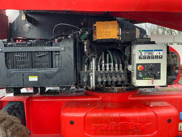 2016 nifty hr28 hybride 4x4 hoogwerker - afbeelding 11 van  37