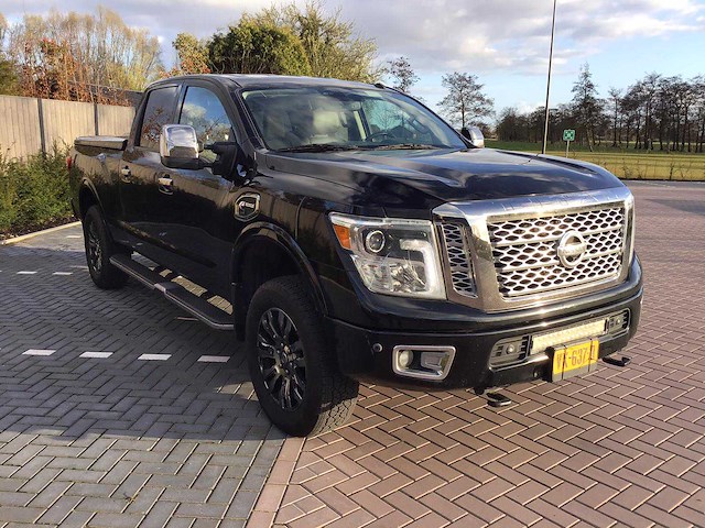 2016 nissan titan pick-up - afbeelding 13 van  18