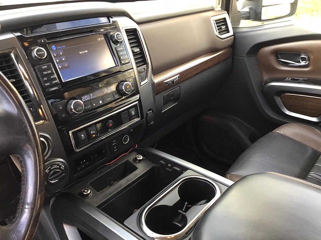 2016 nissan titan pick-up - afbeelding 16 van  16
