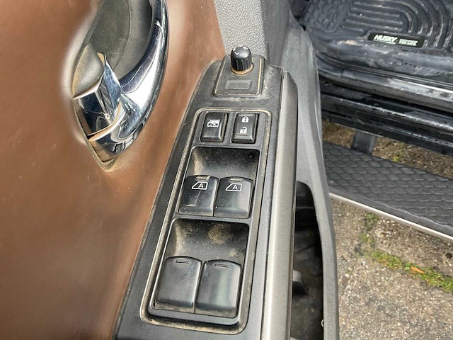 2016 nissan titan pick-up - afbeelding 10 van  25