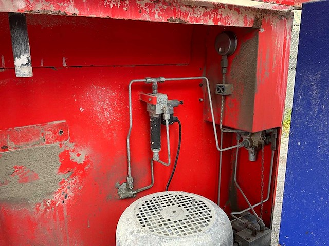 2016 ocmer ocm 048 media betonpomp - afbeelding 2 van  12