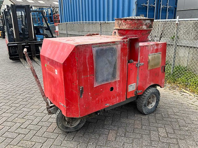 2016 ocmer ocm 048 media betonpomp - afbeelding 1 van  12