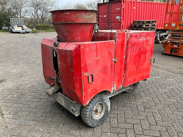 2016 ocmer ocm 048 media betonpomp - afbeelding 7 van  12