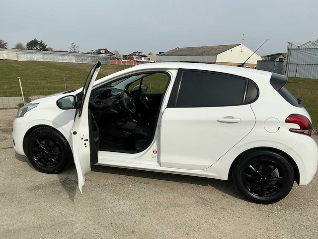 2016 peugeot 208 1.2 puret. blue lion personenauto - afbeelding 17 van  41