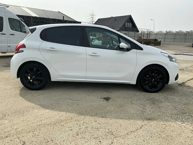 2016 peugeot 208 1.2 puret. blue lion personenauto - afbeelding 32 van  41