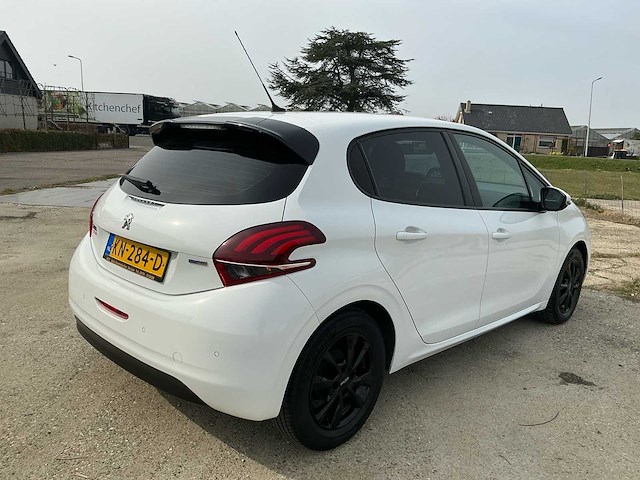 2016 peugeot 208 1.2 puret. blue lion personenauto - afbeelding 37 van  41