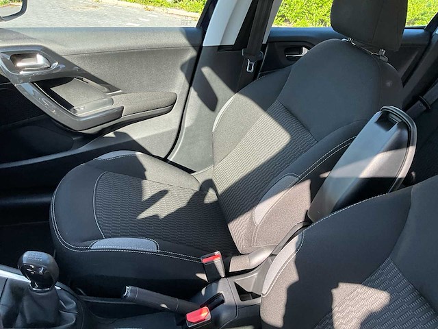 2016 peugeot 208 1.2 puret. blue lion personenauto - afbeelding 6 van  13
