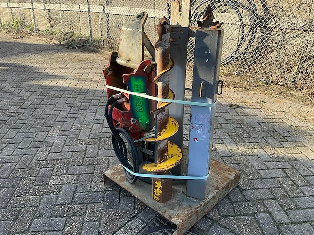2016 rabaud 70686d grondboor voor graafmachine - afbeelding 5 van  10