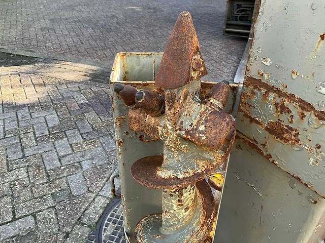 2016 rabaud 70686d grondboor voor graafmachine - afbeelding 9 van  10