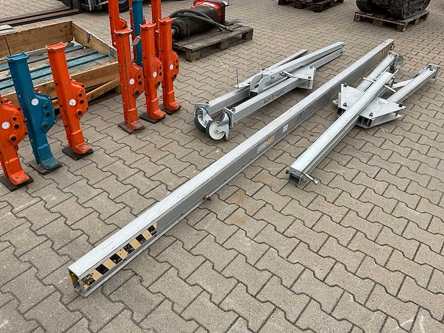 2016 reid lifting limited porta gantry agf-1000m aluminium portaalkraan - afbeelding 5 van  9