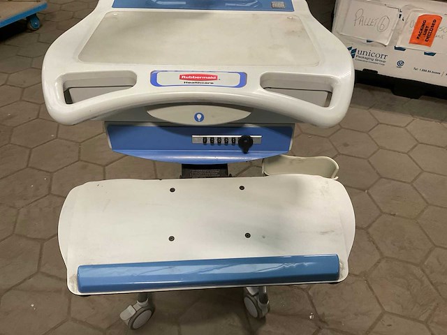 2016 rubbermaid 1849201 hospital cart computer monitor - afbeelding 7 van  9
