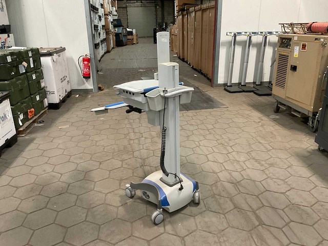 2016 rubbermaid 1849201 hospital cart computer monitor - afbeelding 4 van  9