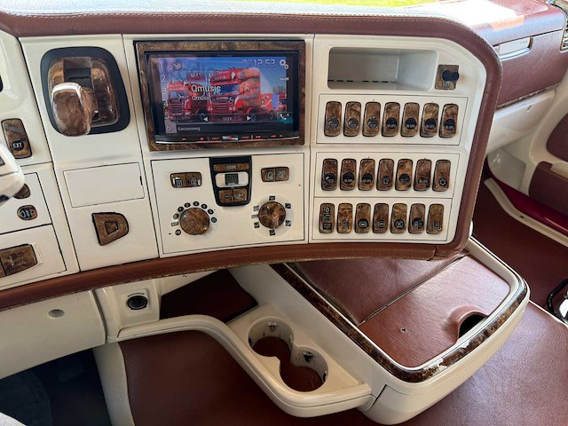 2016 scania r450 6x2 showtruck special interior vrachtwagen - afbeelding 13 van  36