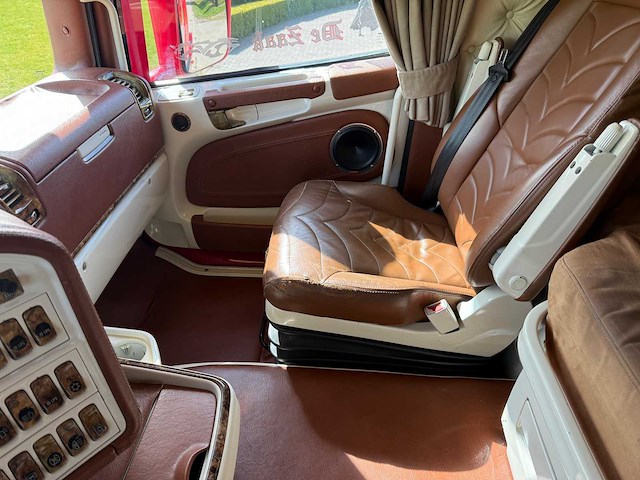 2016 scania r450 6x2 showtruck special interior vrachtwagen - afbeelding 8 van  36