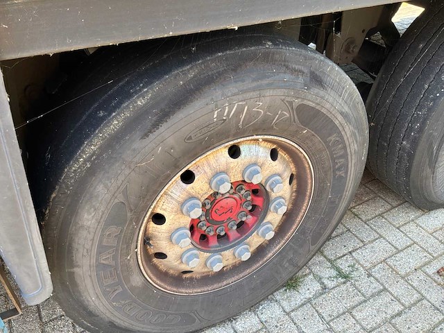2016 schmitz cargobull scb*s3b 3-assige koeloplegger met laadklep - afbeelding 13 van  20