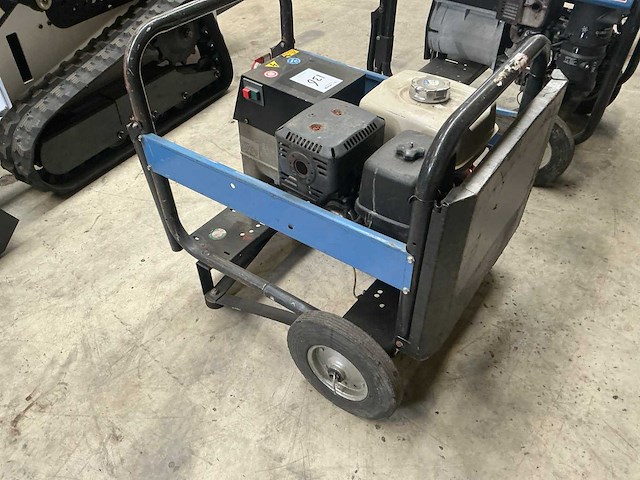 2016 sdmo hx7500t 7,5kva benzine aggregaat - afbeelding 6 van  12