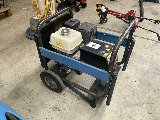 2016 sdmo hx7500t 7,5kva benzine aggregaat - afbeelding 8 van  12