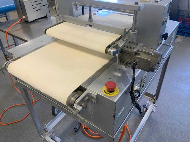2016 sinmag hs-3s horizontale snijmachine - afbeelding 4 van  5