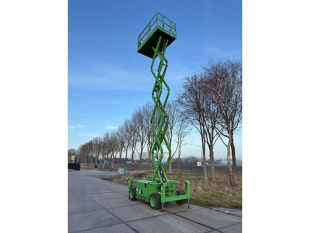 2016 skyjack sj 6832 rt schaarhoogwerker - afbeelding 2 van  11