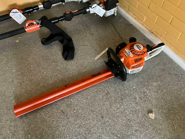 2016 stihl hs 45 heggenschaar - afbeelding 1 van  5