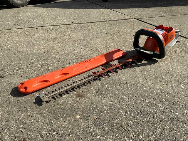 2016 stihl hsa86 heggenschaar - afbeelding 1 van  7