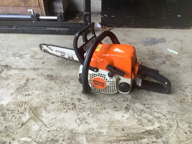 2016 stihl ms170 kettingzaag - afbeelding 1 van  4