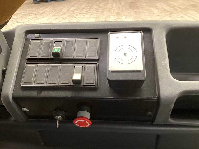 2016 still r07-25 warehousetrekker - afbeelding 6 van  10