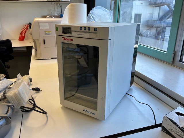 2016 thermo scientific heratherm imc 18 laboratoriumincubator - afbeelding 1 van  6