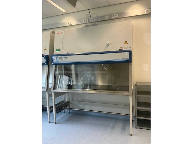 2016 thermo scientific safe 2020 1.8 microbiologische veiligheidskast en12469 - afbeelding 1 van  3