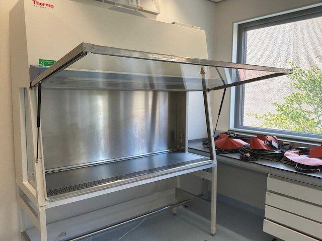 2016 thermo scientific safe 2020 1.8 microbiologische veiligheidskast en12469 - afbeelding 3 van  6