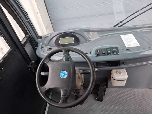 2016 towrite 10 seat disabled vehicle touringcar - afbeelding 4 van  17